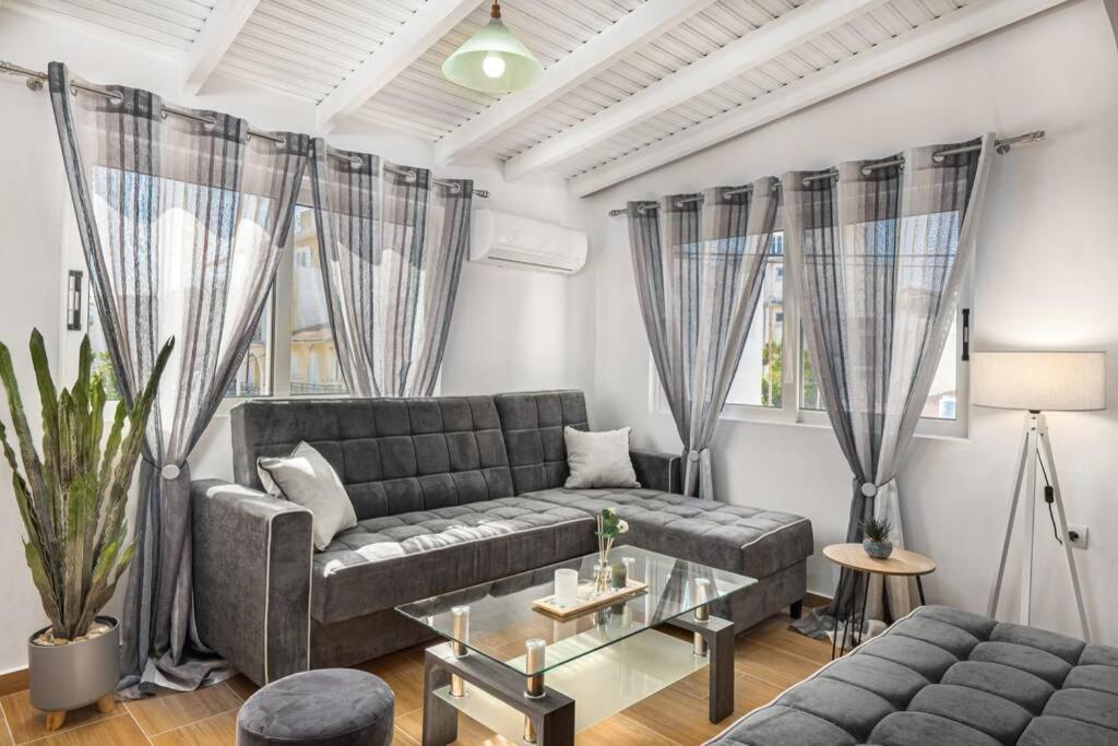 Dennis City Center Elegant Apartment Zakynthos Town Exterior photo